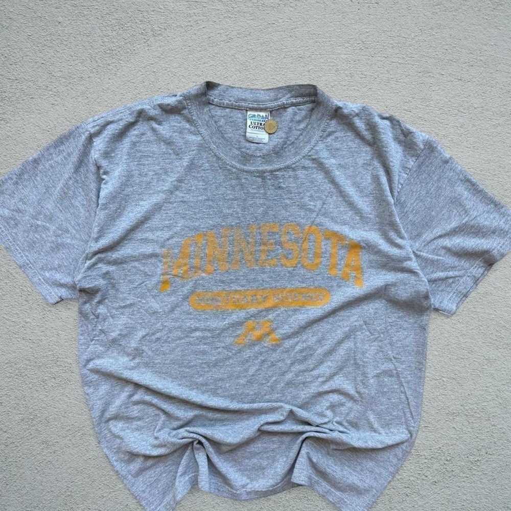 1990s University of Minnesota Mortuary School Graphic T Shirt Grey M/L